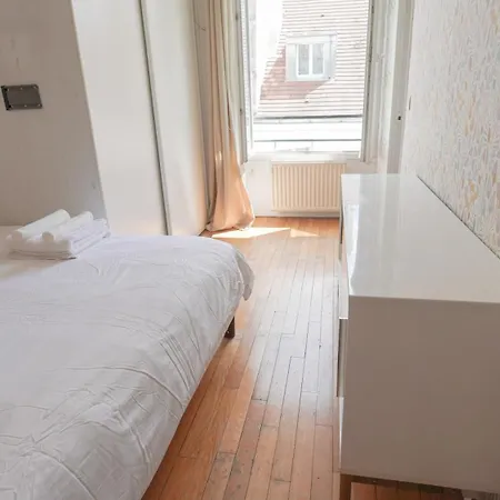 11 Historic Le Sentier Flat Near Louvre & Metro Parigi